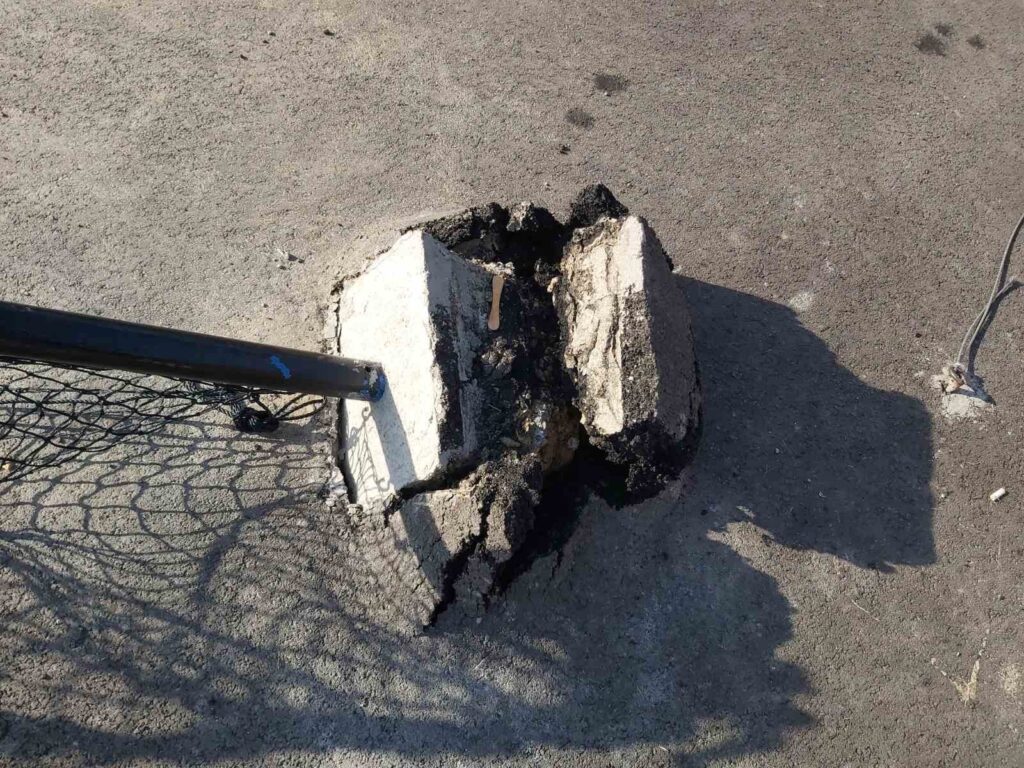 Uništen teniski teren