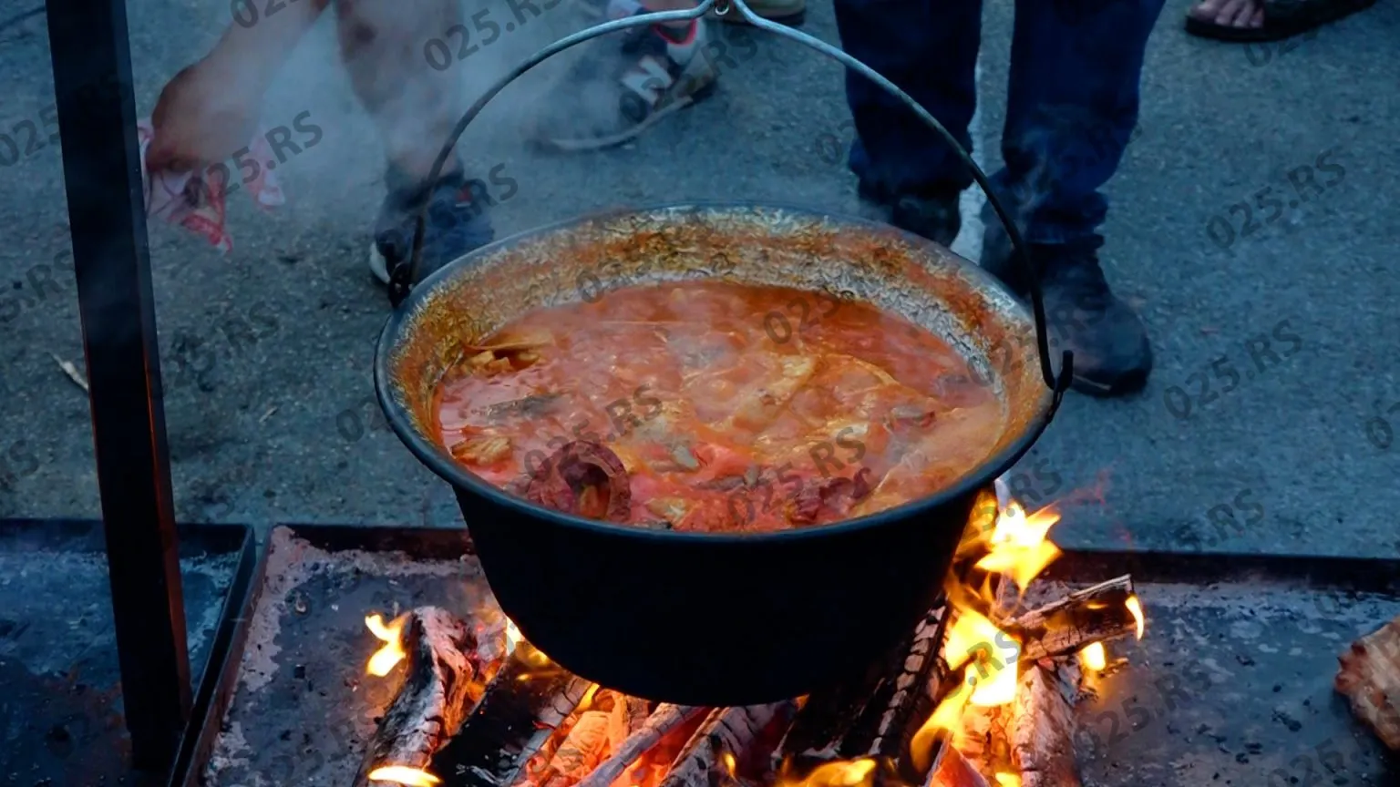 Хуманитарно такмичење у кувању рибљег паприкаша 4. октобра