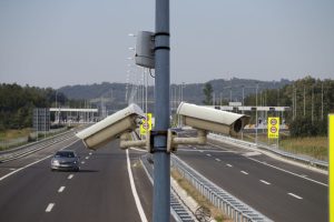 У Србији уведен систем за мерење просечне брзине! Казне иду до 140.000 динара