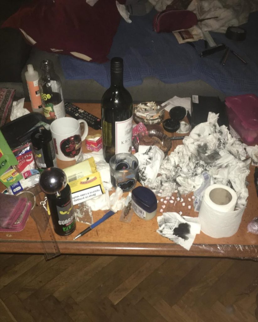 Блокадери у СКЦ-у правили сатанистичке оргије: Ево шта се све дешавало за време блокаде (УЗНЕМИРУЈУЋЕ ФОТОГРАФИЈЕ)