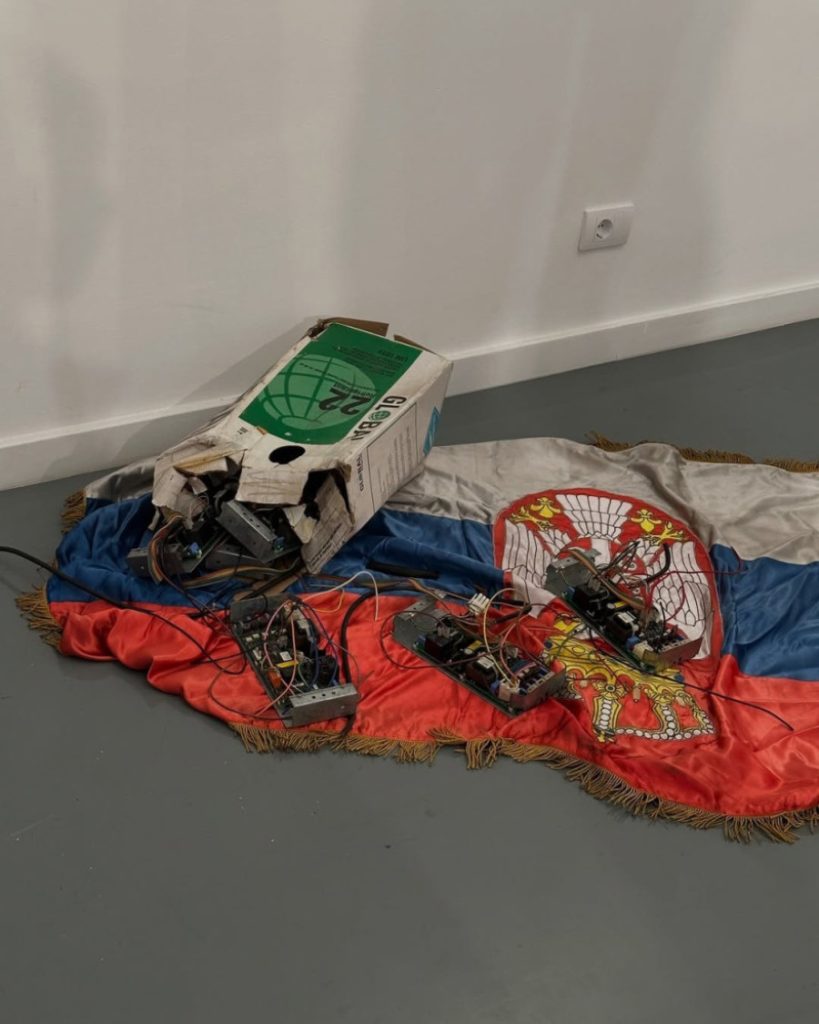 Блокадери у СКЦ-у правили сатанистичке оргије: Ево шта се све дешавало за време блокаде (УЗНЕМИРУЈУЋЕ ФОТОГРАФИЈЕ)