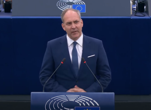 БАРТУЛИЦА ПУМПА, ЕВО ШТА О СРБИМА КАЖЕ ОНАЈ КОМЕ СУ БЛОКАДЕРИ ТАПШАЛИ У БРИСЕЛУ