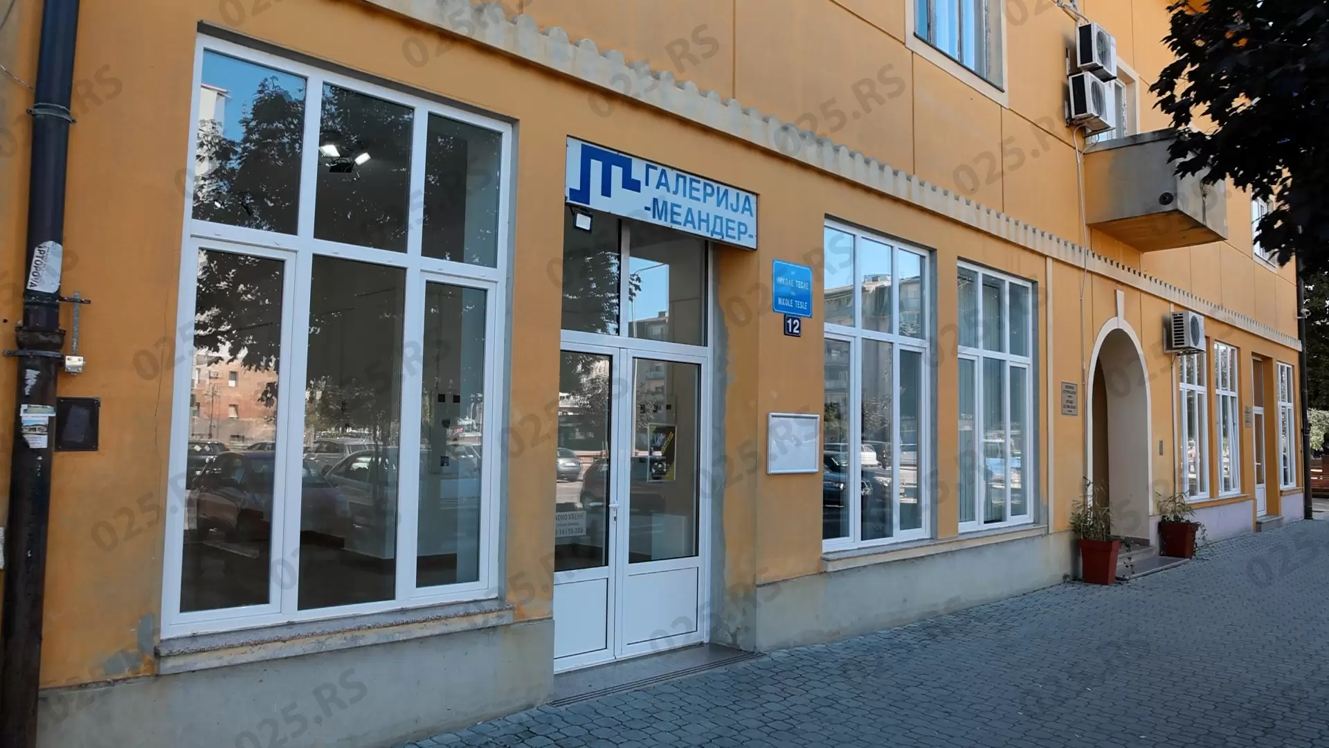 Изложба радова ученика са летњег ликовног едукативног програма 22. септембра