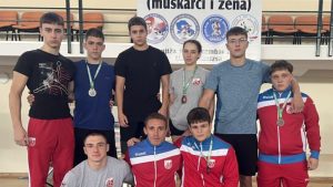 Осам медаља за рваче „Радничког“