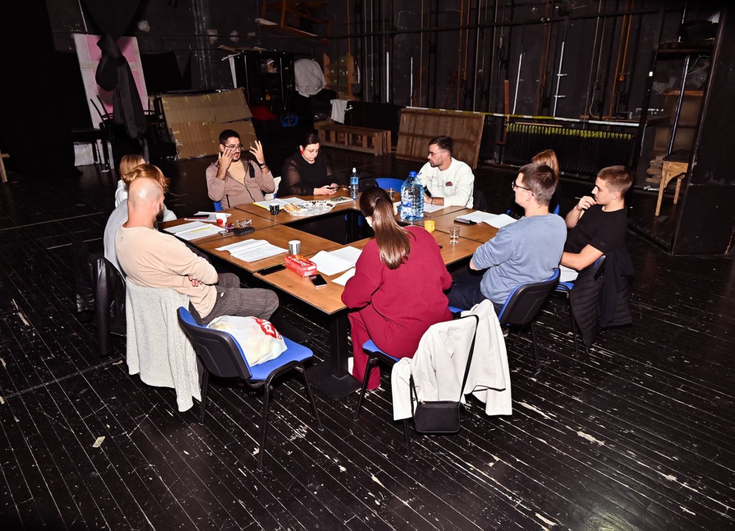 У Кули започеле припреме за нову позоришну представу „Ћелава певачица“