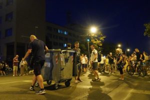 ВАНРЕДНО! ДАНАС У НОВИ САД СТИЖЕ КАЗНЕНА ЕКСПЕДИЦИЈА СТУДЕНАТА БЛОКАДЕРА ИЗ БЕОГРАДА! УКИДА СЕ АУТОНОМИЈА ОРГАНИЗАЦИЈЕ! ПРОВИНЦИЈА НЕМА КАПАЦИТЕТ! ГЛАВНИ ГРАД ЋЕ ЗАПРЕТИТИ: „АКО БУДЕТЕ ШЕФОВАЛИ, СВЕ ЋЕМО ПУСТИТИ НИЗ ВОДУ!“