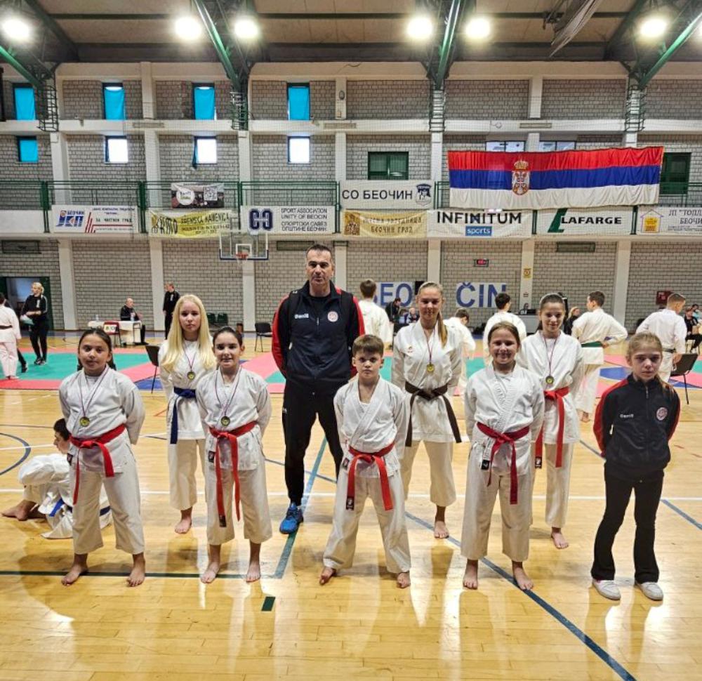 Sedam medalja za karatiste KK „Master T&M“ na Kupu Vojvodine