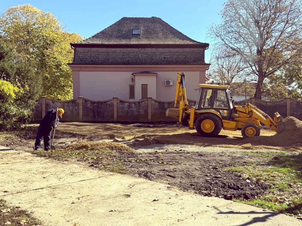 У току радови на изградњи међугенерацијског парка у Црвенки
