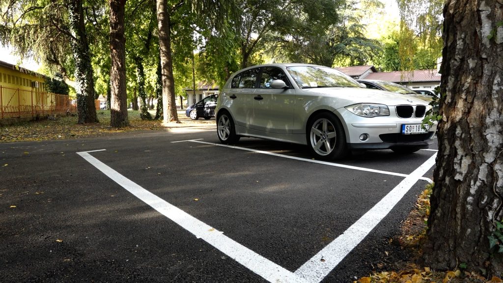 (FOTO) Uređen parking i staza u MZ „Gornja Varoš“ kroz participativno budžetiranje