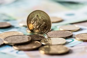 Dinar-cvrsto-stoji-Evro-stagnira,-dolar-jaca-