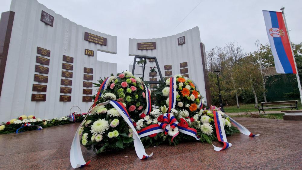 Полагањем венаца обележен Митровдан у Кули