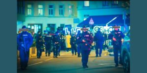 Грађани шокирани: Полиција дугим цевима обезбеђивала миран скуп у Бечу