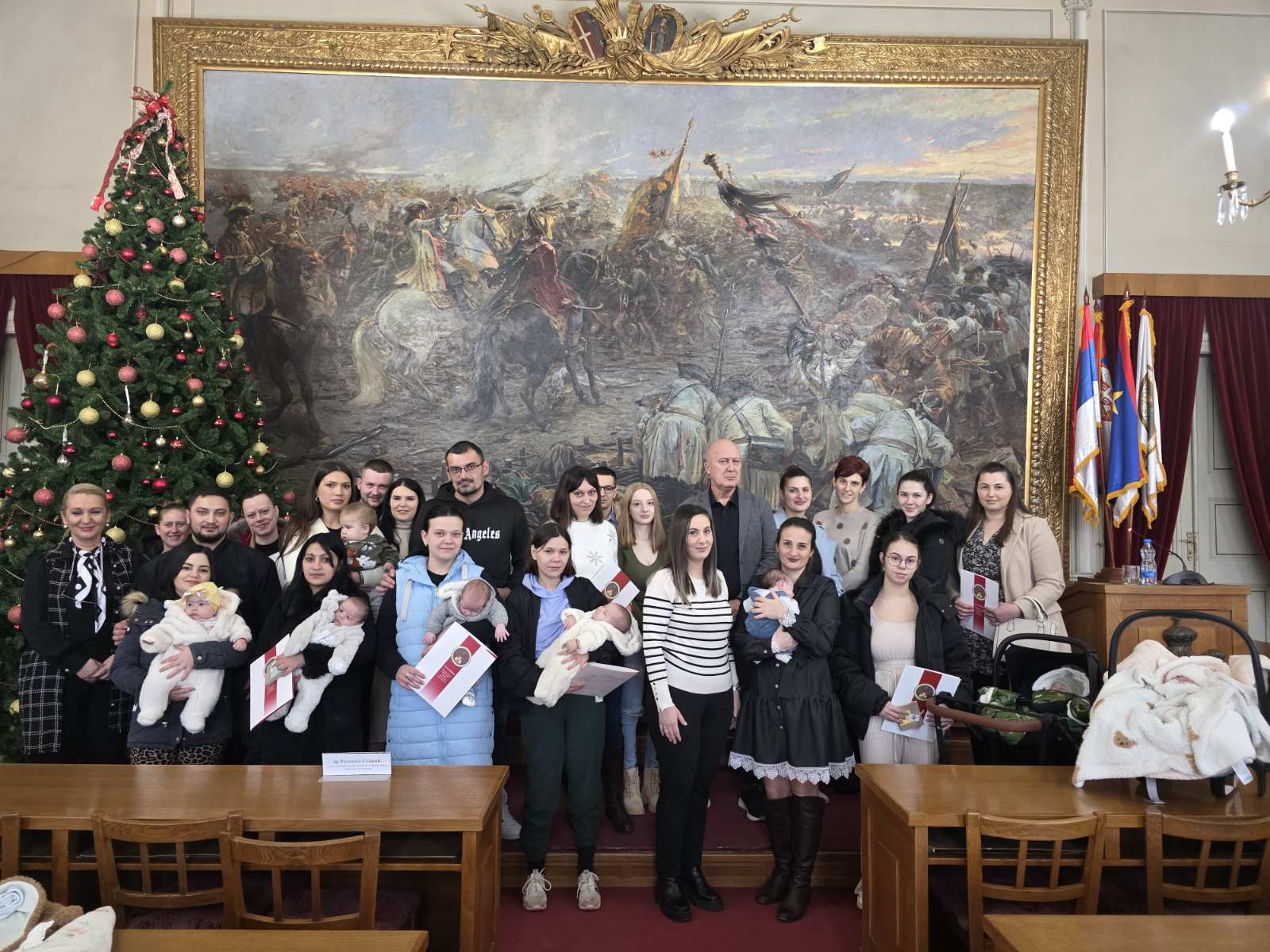 Uručeni ugovori o roditeljskom dodatku za prvorođeno dete