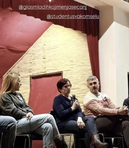 Skandal-u-Sec?nju-Blokader-preko-noc?i-postao-?nezavisni"-posmatrac?-pa-pravio-haos-na-birac?kom-mestu-