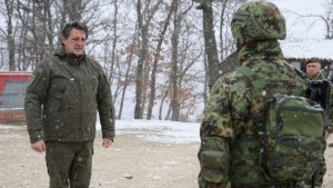 Gas?ic?-obis?ao-pripadnike-Vojske-Srbije-u-Kopnenoj-zoni-bezbednosti-