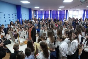 (FOTO) Dan srpske prosvete obeležen uz priredbe, slavske kolače i svečanosti