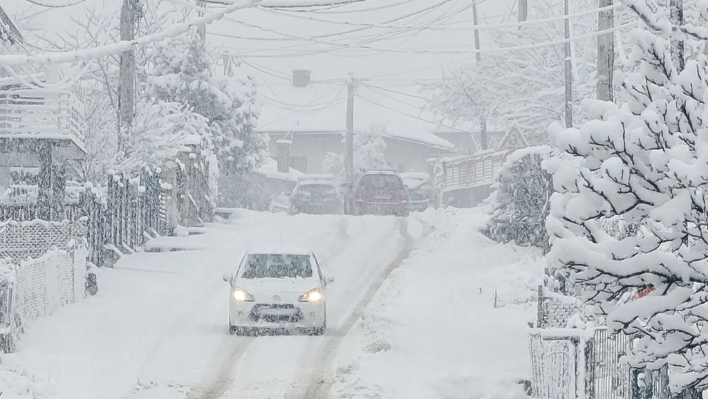 JP-"Putevi-Srbije"-apeluju-na-oprez-u-saobrac?aju-zbog-najavljenih-snez?nih-padavina-za-Boz?ic?-