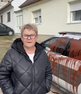 (VIDEO) Skandal u režiji blokadera! Kukavice i anarhisti uništili automobil ćerke odbornice iz Titela!