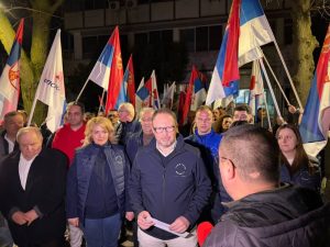 Листа „Александар Вучић – Кула, наша породица“ предата уз више од 4.000 потписа подршке