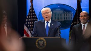 Tramp-Uvodim-nove-globalne-carine-od-10-odsto,-uz-one-koje-se-vec?-naplac?uju-