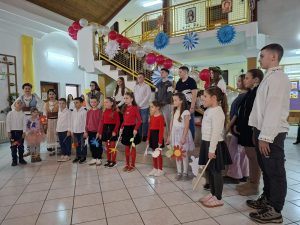 Svečano i uz bogat program obeležen Dan škole u Gakovu