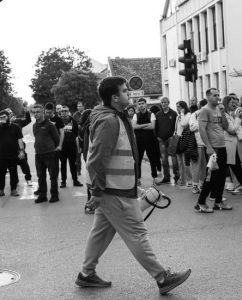 „ПОШТЕНИ СТУДЕНТИ БЛОКАДЕРИ“ ДОНАЦИЈЕ КОРИСТЕ ЗА КОЦКУ И ЛУКСУЗАН ЖИВОТ