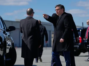 Мајк Џонсон: Војна операција против Ирана биће брзо завршена