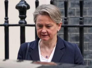 Ивет Купер: Велика Британија није увучена у рат са Ираном, али подржава одбрамбене акције