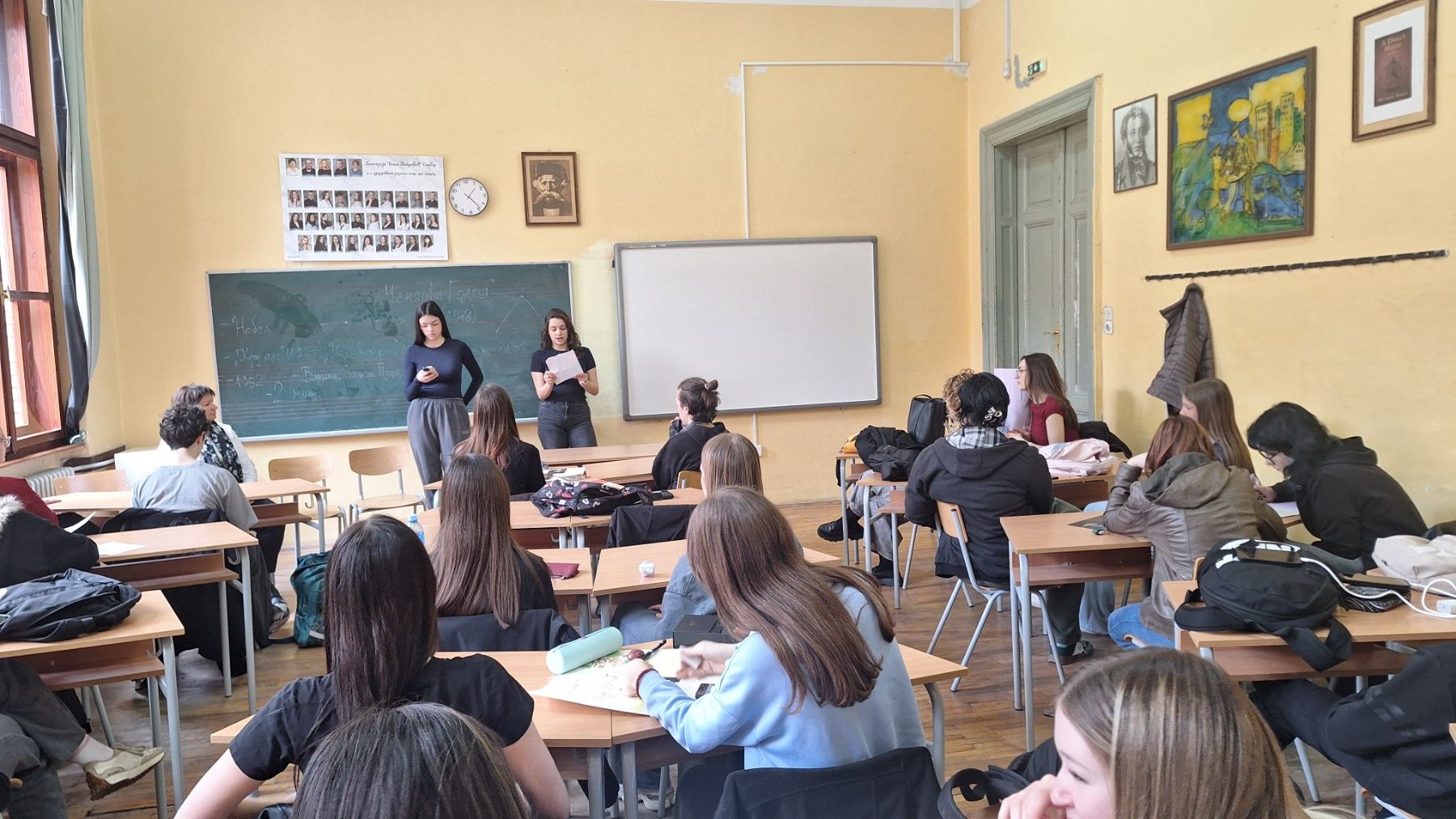 Гимназија "Вeљко Пeтровић" Сомбор