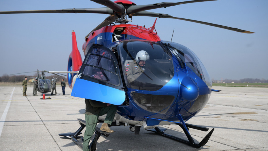 Letačka obuka pilota helikoptera Vojske Srbije na aerodromu u Batajnici