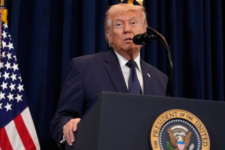 Трамп се обратио свету - Америка зна где су сви погони за дронове у Ирану и гађа их! Открио и шта је рекао Путину