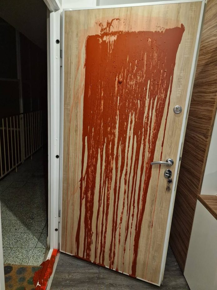 (VIDEO) Užas! Blokaderi dotakli dno! Novosadska porodica meta blokaderskog monstruma!