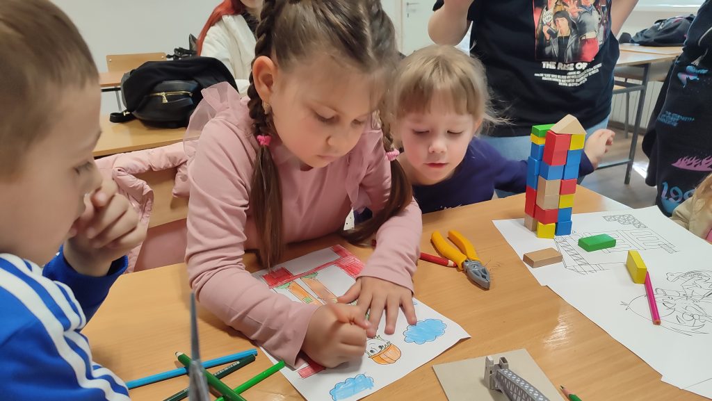 Деца из „Пчелице“ у свету грађевинарства