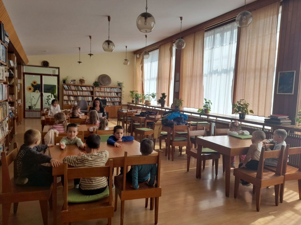 Малишани из објекта „Лептирићи“ учествовала у едукативно-креативним активностима