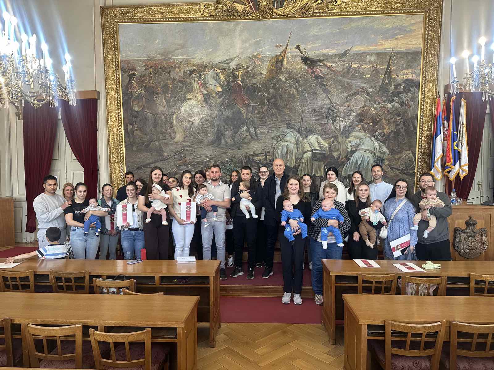 Уручена решења о родитељском додатку и помоћи за незапослене породиље