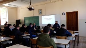 (ФОТО) Трибина у Сомбору: матура да остане лепа успомена