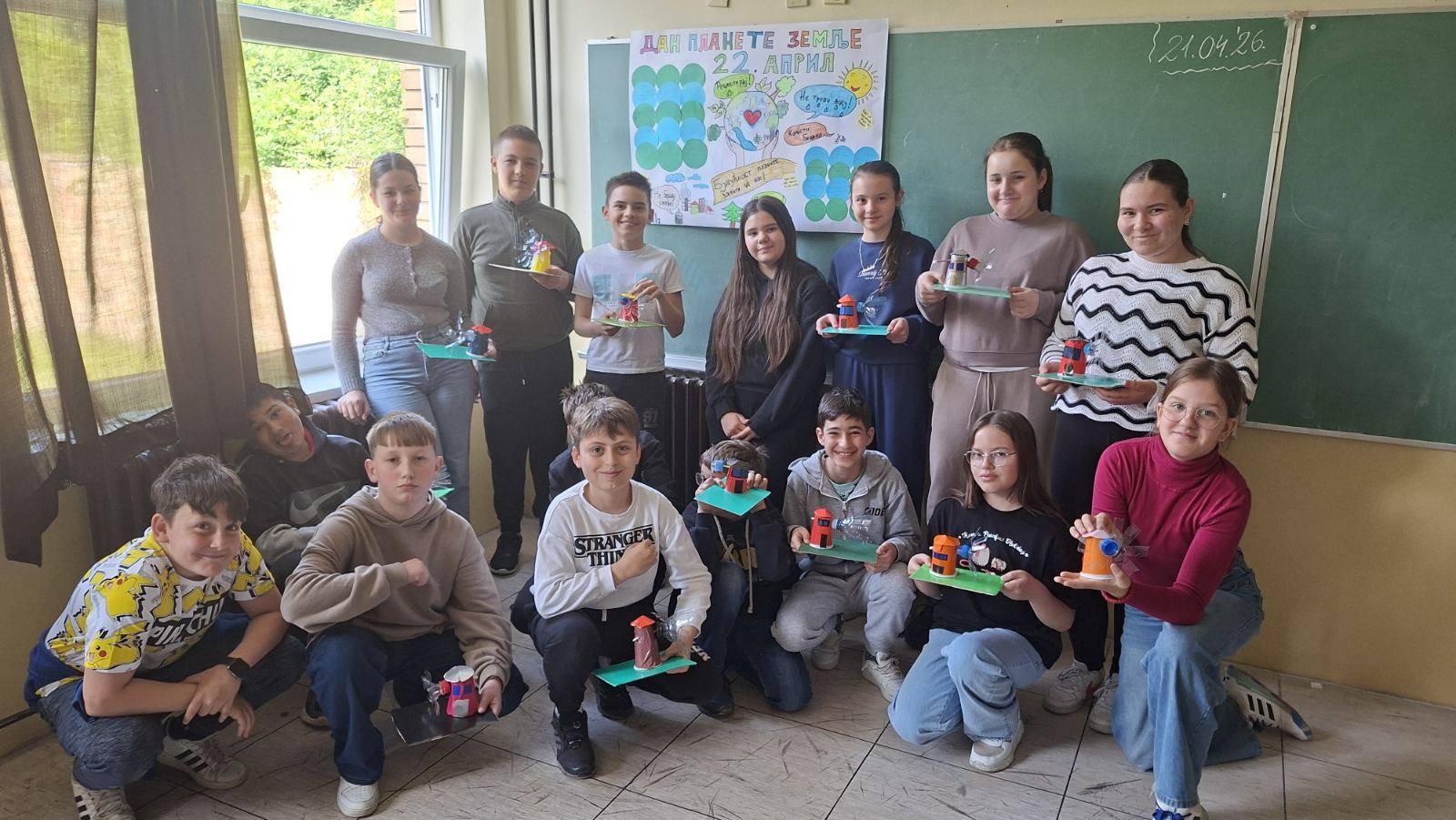 Učenici iz Stapara napravili vetrenjaču za Dan planete Zemlje