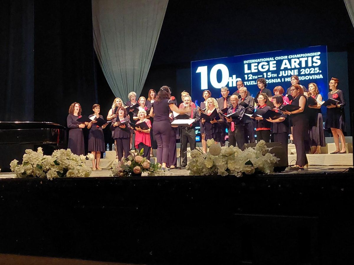 Апатински хор „Јединство“ бриљирао у Ваљеву