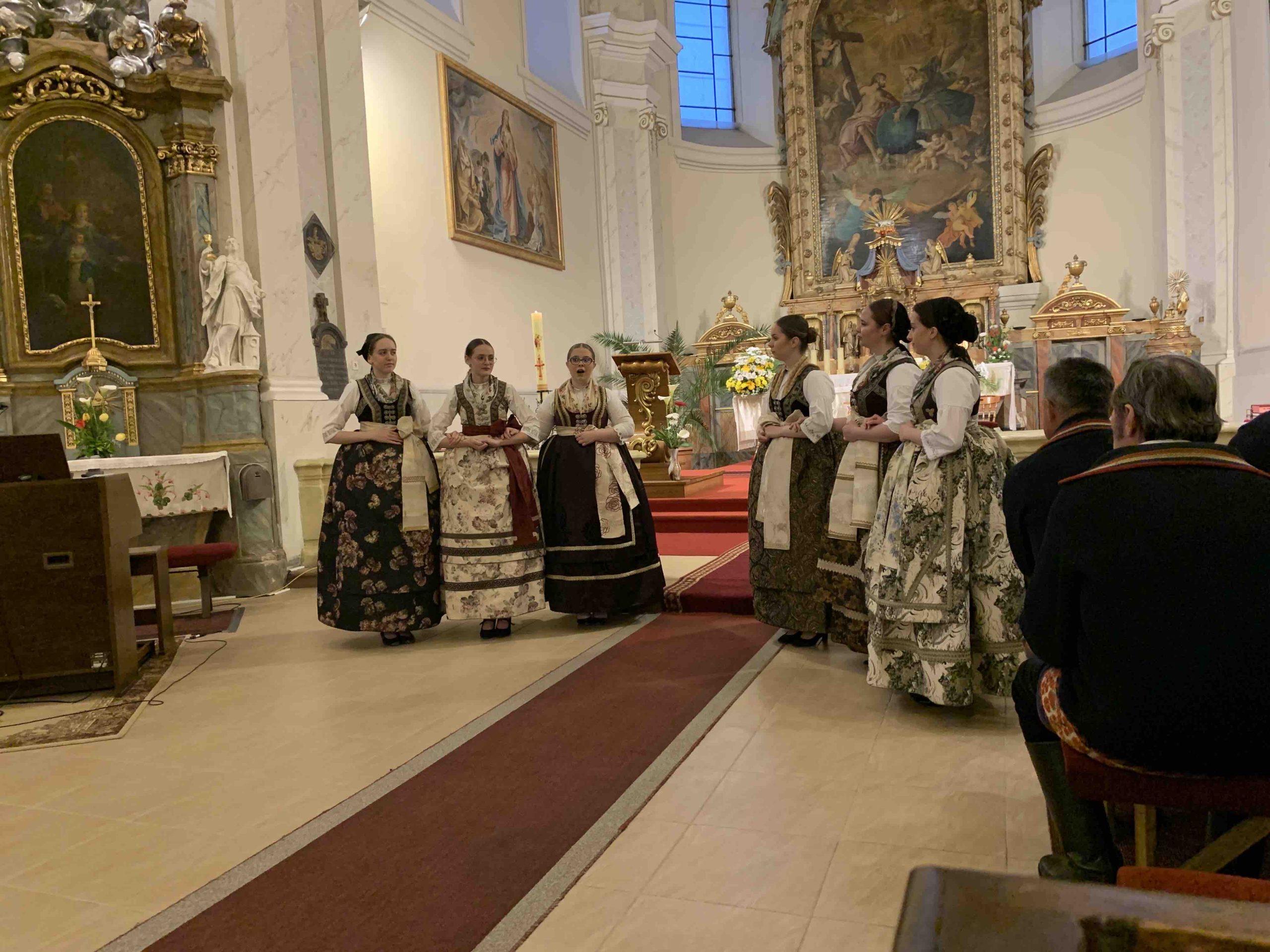 „Урбани Шокци“ обележили Ускрс кроз панел и концерт у Сомбору