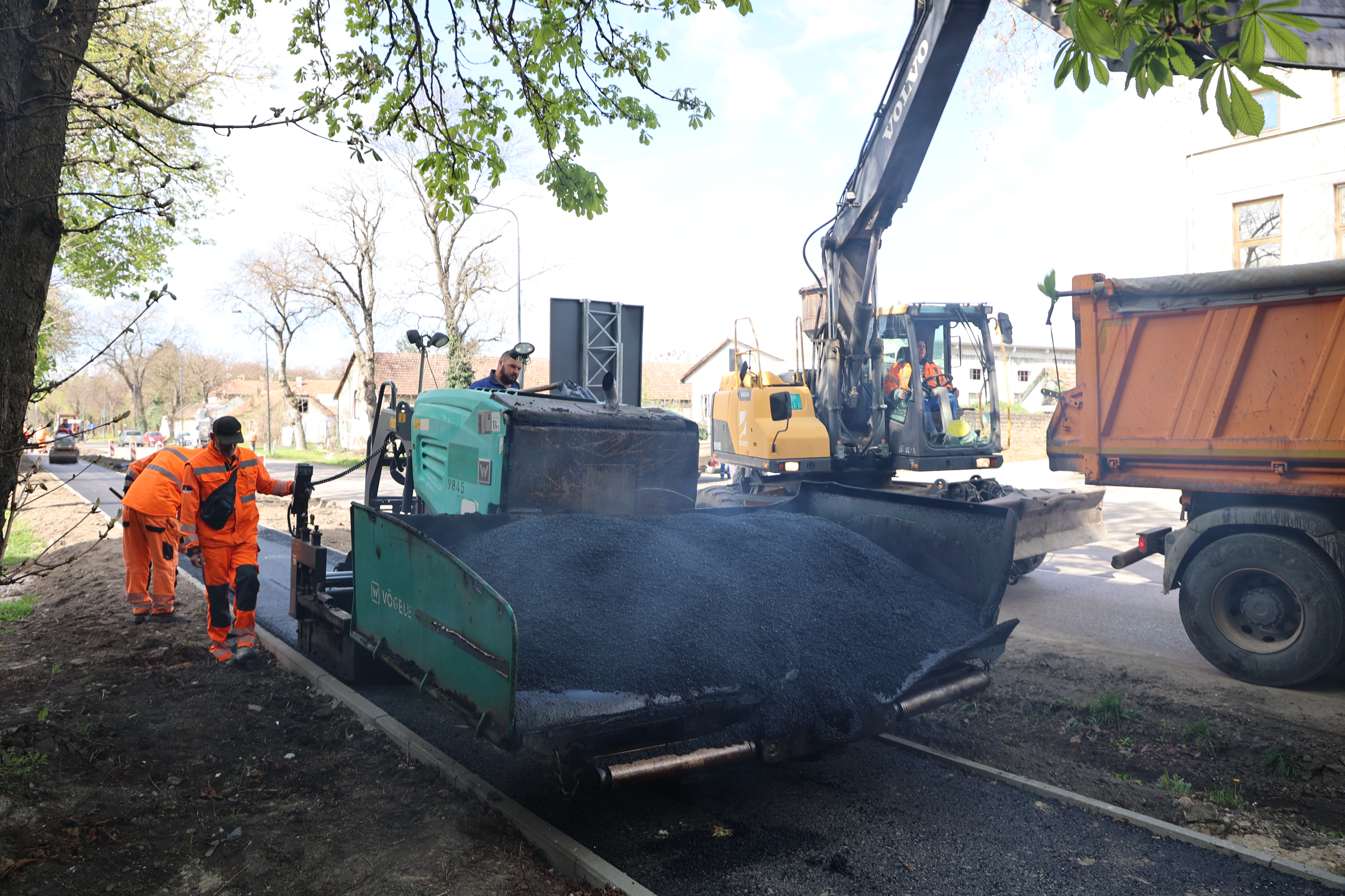 (VIDEO+FOTO) Privode se kraju radovi na biciklističkoj stazi u Karađorđevoj ulici