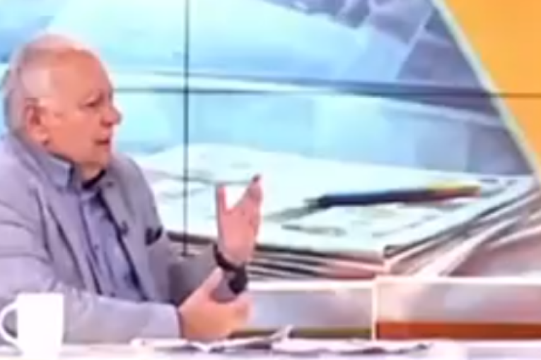 Sramota!-Glavni-ideolog-blokadera-gradjane-nazvao-prostitutkama-"Da-bi-Vuc?ic?-imao-ljude-na-mitingu,-on-ih-plac?a"