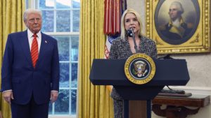 Tramp-Pam-Bondi-prelazi-u-privatni-sektor,-ostvarila-je-znac?ajne-rezultate-u-borbi-protiv-kriminala-