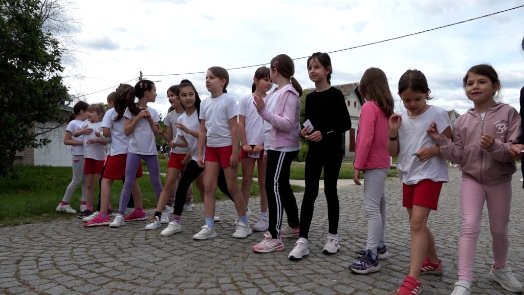 Вики Миљковић на „Мајским свечаностима“ у Пригревици