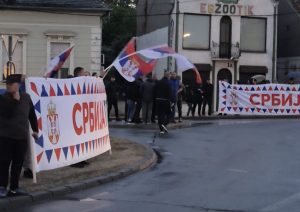 БЛОКАДЕРИ СЕ ПОВУКЛИ У ЗРЕЊАНИНУ! Нормална Србија је однела још једну победу!