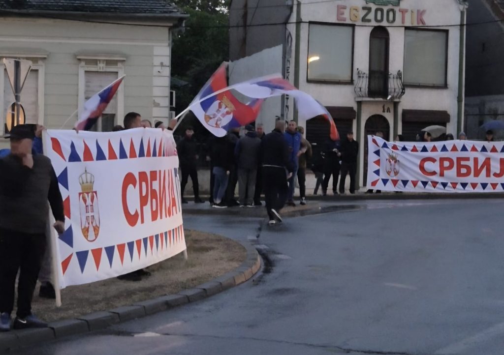 БЛОКАДЕРИ СЕ ПОВУКЛИ У ЗРЕЊАНИНУ! Нормална Србија је однела још једну победу!