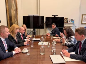 Јовановић и Козарев са Карен Пирс о јачању сарадње и регионалним питањима