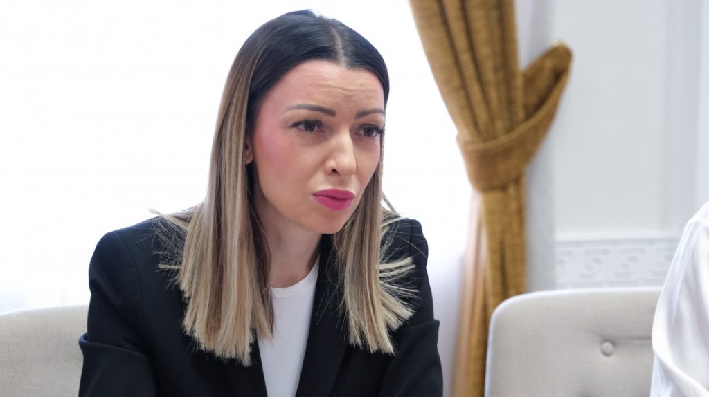 Месаровић уручила решења привредницима о додели бесповратних средстава