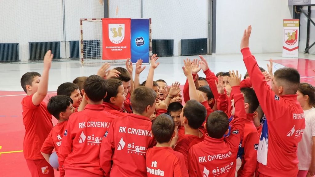 Kula i Crvenka deo akcije „Cela Srbija igra mini rukomet“