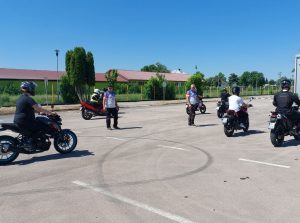 У Апатину одржан тренинг безбедне вожње за мотоциклисте и мопедисте