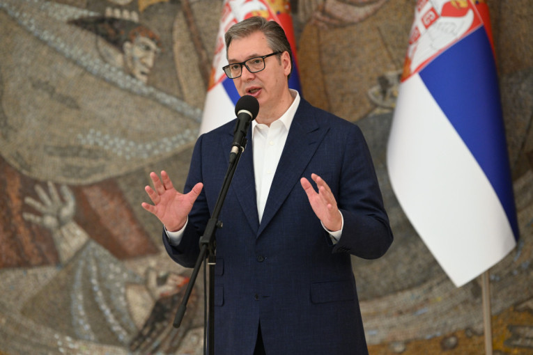 "Каквих бре 200.000?! Лажете народ у лице!" Председник Вучић демолирао блокадере!